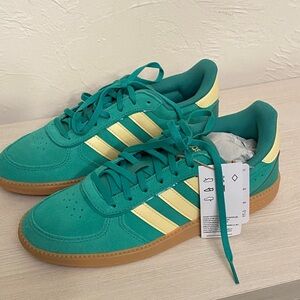 New with Tags super cool and fun Adidas Teal and Cream Sneakers